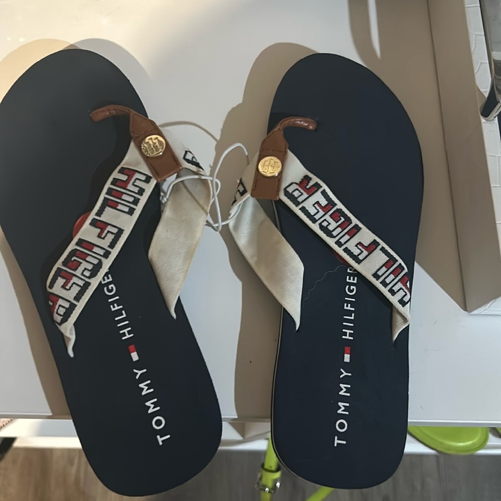 Tommy Hilfiger sandals size 6 (Women’s)